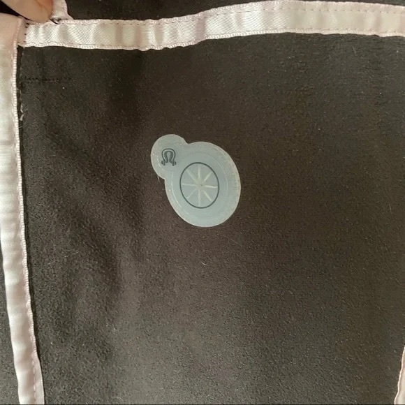 Lululemon Apres Brown & Pink Yoga Rain Jacket, Sz 6 - Picture 13 of 16